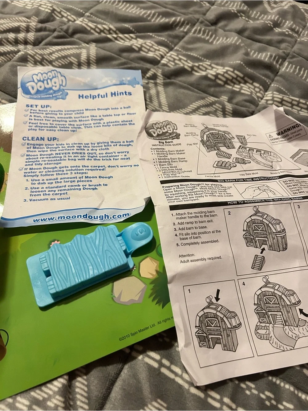 Spin Master Moon Dough Magic Barnyard